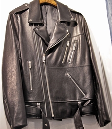 市场上装-皮衣-时尚男装皮衣