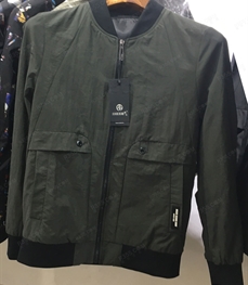 市场上装-夹克-（实拍）时尚男装夹克