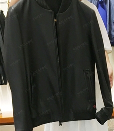 市场上装-皮衣-（实拍）时尚商务皮衣