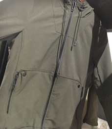 市场上装-夹克-（实拍）时尚男装夹克