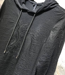 市场上装-T恤-时尚男装t恤