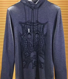 市场上装-T恤-时尚男装t恤