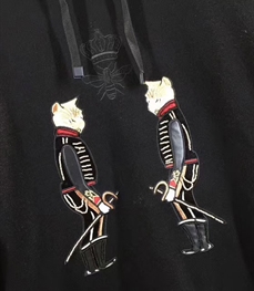 市场上装-T恤-时尚男装t恤