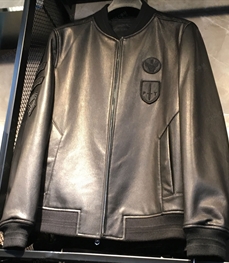 市场上装-皮衣-（实拍）时尚商务皮衣