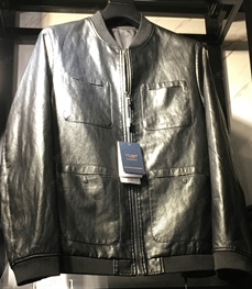 市场上装-皮衣-（实拍）时尚商务皮衣