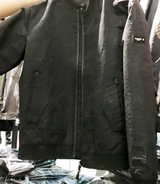 市场上装-夹克-（实拍）时尚男装夹克