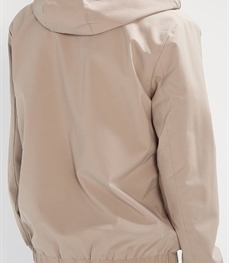 市场上装-夹克-时尚商务夹克