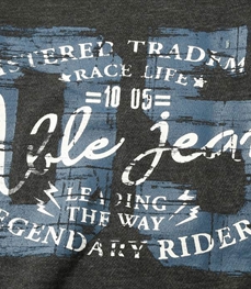 市场上装-T恤-休闲男装t恤