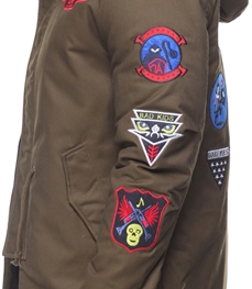 市场上装-中长外套-时尚男装中长外套