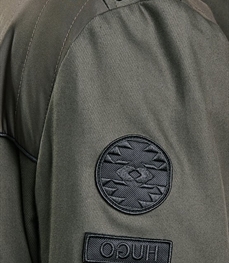 市场上装-中长外套-时尚男装中长外套