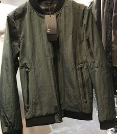 市场上装-夹克-（实拍）时尚男装夹克