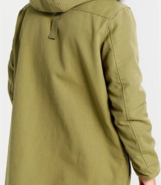 市场上装-中长外套-时尚男装中长外套