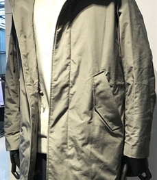 市场上装-大衣-（实拍）时尚商务大衣