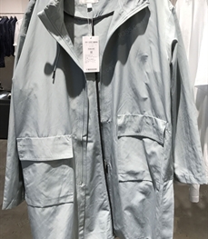 市场上装-大衣-（实拍）时尚商务大衣