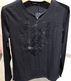 市场上装-T恤-时尚男装t恤