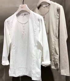 市场上装-T恤-时尚男装t恤