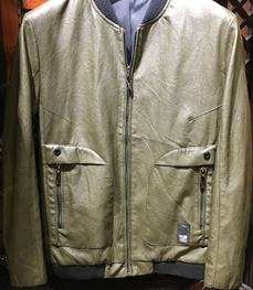 市场上装-皮衣-（实拍）时尚商务皮衣