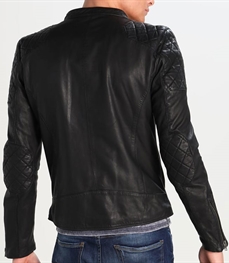 市场上装-皮衣-时尚男装皮衣