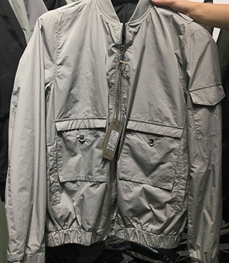 市场上装-夹克-（实拍）时尚男装夹克