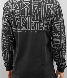 市场上装-T恤-时尚男装t恤