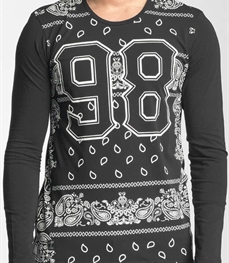 市场上装-T恤-时尚男装t恤