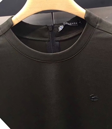 市场上装-T恤-时尚男装t恤