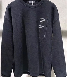 市场上装-T恤-时尚男装t恤