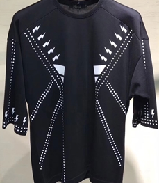 市场上装-T恤-时尚男装t恤