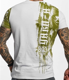 市场上装-T恤-时尚男装t恤