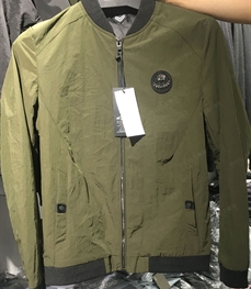 市场上装-夹克-（实拍）时尚男装夹克