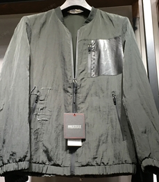 市场上装-夹克-（实拍）时尚男装夹克