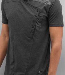 市场上装-T恤-时尚男装t恤