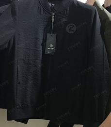 市场上装-夹克-（实拍）时尚男装夹克