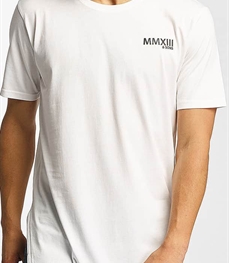 市场上装-T恤-时尚男装t恤