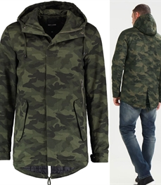 市场上装-中长外套-时尚男装中长外套