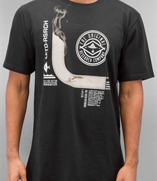 市场上装-T恤-时尚男装t恤