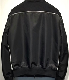 市场上装-夹克-时尚男装夹克