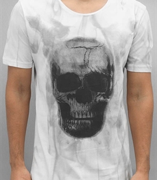 市场上装-T恤-时尚男装t恤