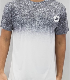 市场上装-T恤-时尚男装t恤