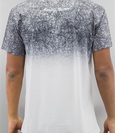 市场上装-T恤-时尚男装t恤