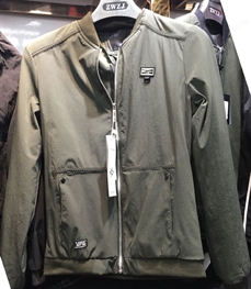 市场上装-夹克-（实拍）时尚男装夹克