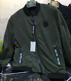 市场上装-夹克-（实拍）时尚男装夹克