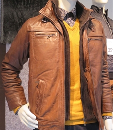 市场上装-皮衣-（实拍）时尚商务皮衣