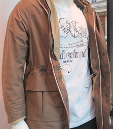 市场上装-大衣-（实拍）时尚商务大衣