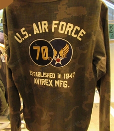 市场上装-T恤-（实拍）时尚男装t恤