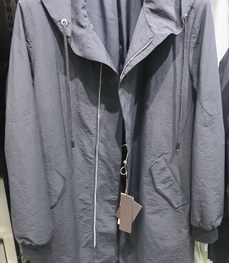 市场上装-大衣-（实拍）时尚商务大衣