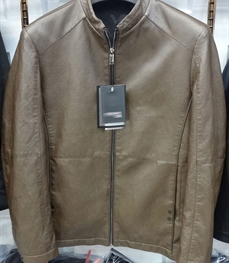 市场上装-皮衣-（实拍）时尚商务皮衣