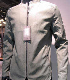 市场上装-皮衣-（实拍）时尚商务皮衣