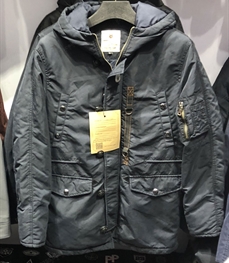 市场上装-中长外套-广交会）时尚男装中长外套