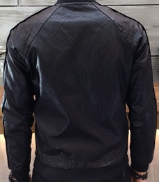 市场上装-皮衣-时尚男装皮衣